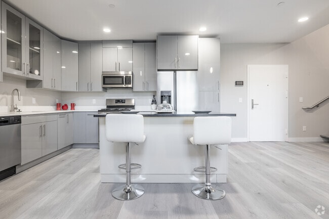 2BR, 2BA - 1498SF - Kitchen - Taj Estates of Franklin