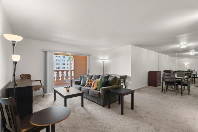 Building Photo - 7910 E Camelback Rd