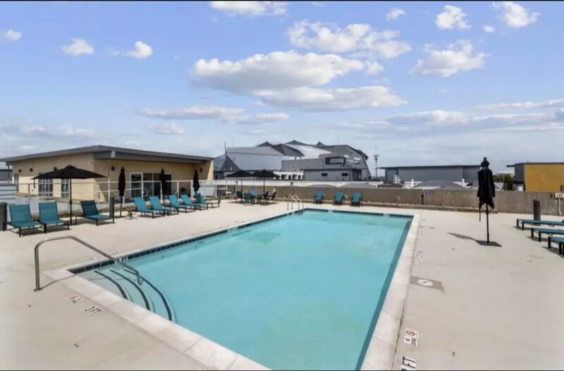 Building Photo - 333 Nelson St SW