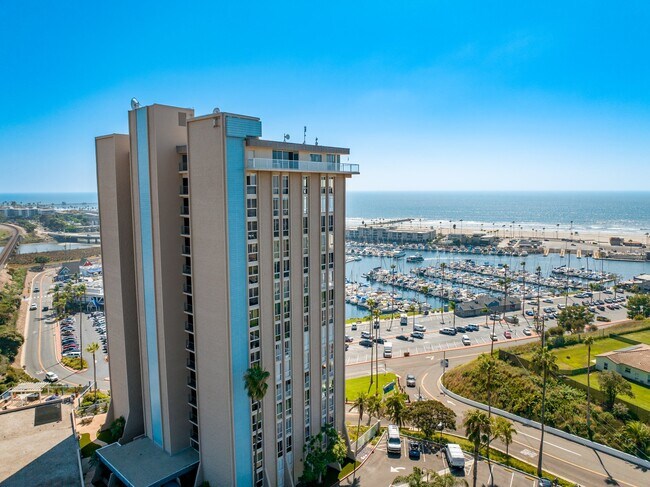 Building Photo - 1200 Harbor Dr N