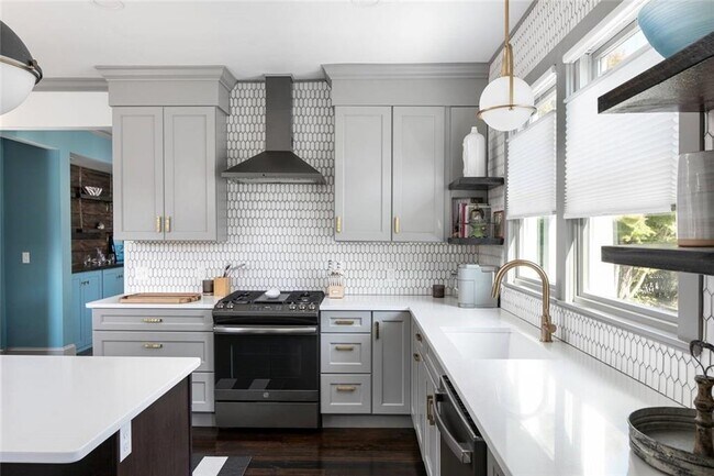 Building Photo - 169 Ruggles Ave