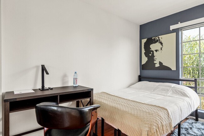 Building Photo - 10777 Ashton Ave