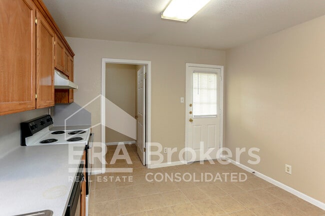 Building Photo - 1907 Windward Dr