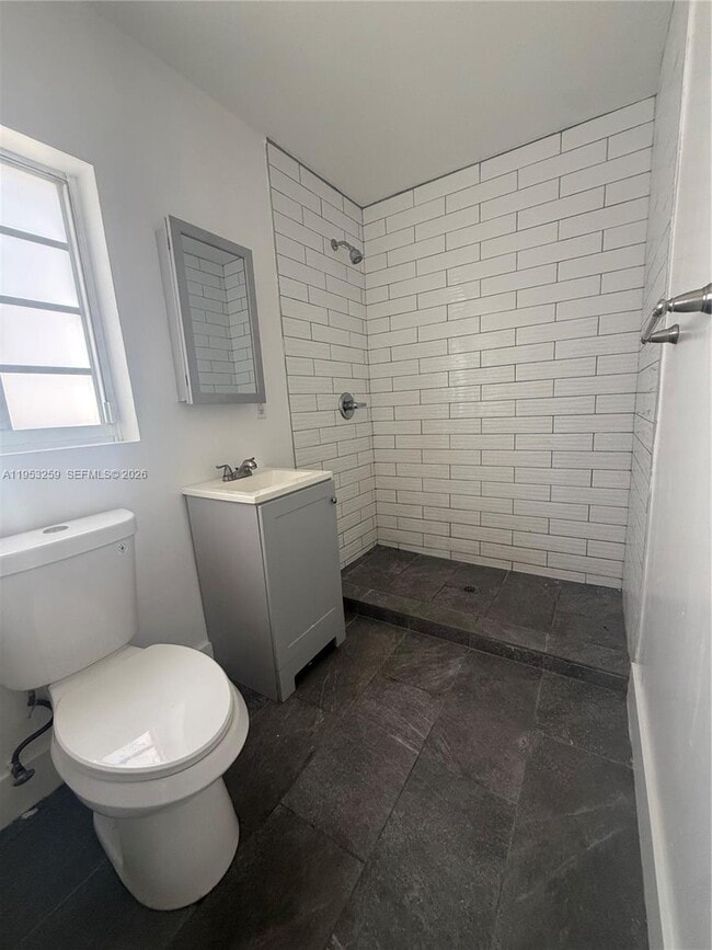 Building Photo - 912 Euclid Ave