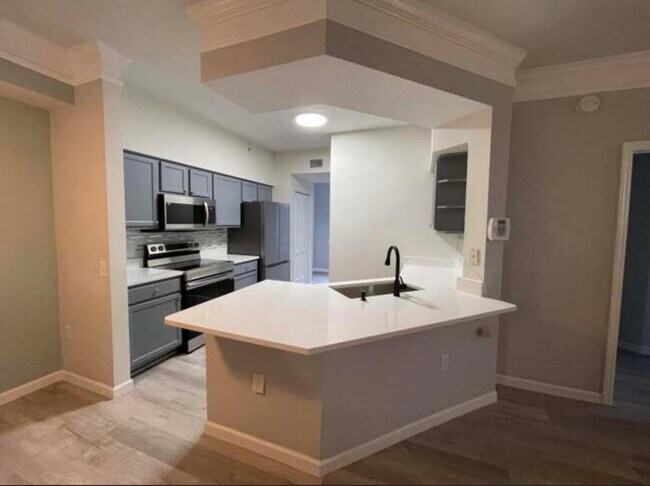 Building Photo - 9905 Baywinds Blvd