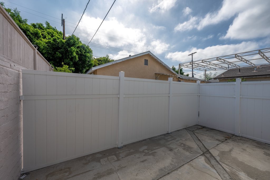 Building Photo - 6506 Teesdale Ave
