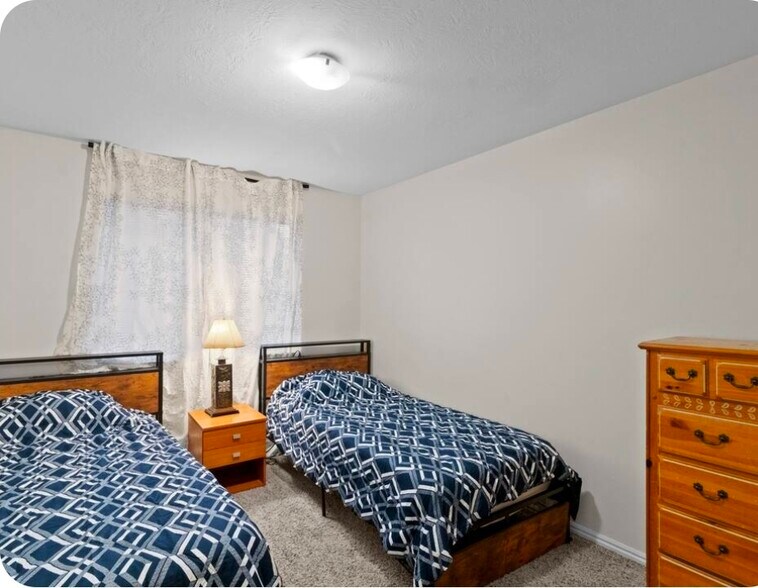 Building Photo - 4702 S Cathay Cir