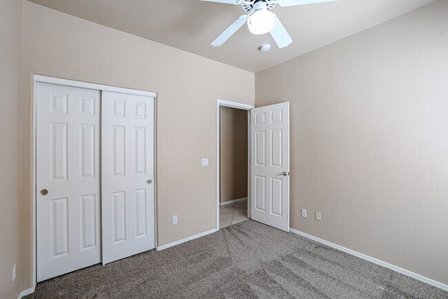 Building Photo - 4bed with pool
