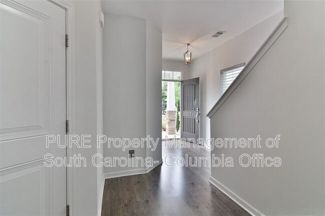 Building Photo - 109 Weeping Oak Ln