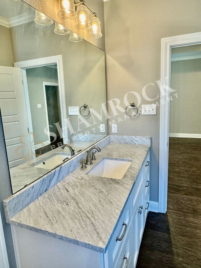 Building Photo - Beautiful 3/2 in Lakeland Meadows!