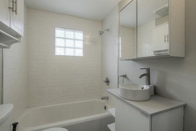 Building Photo - 7728 Walnut St