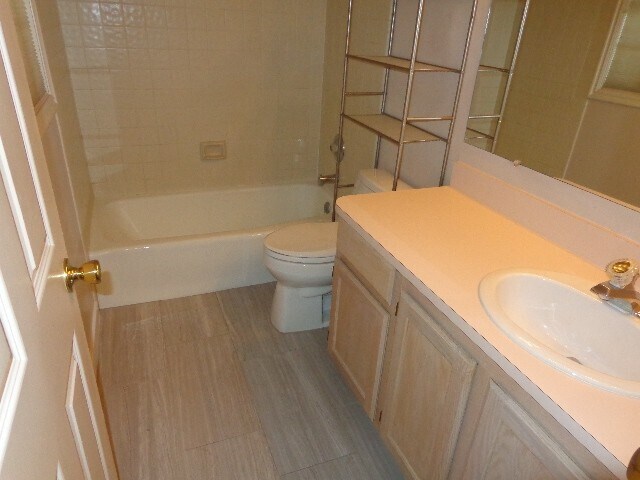 Building Photo - 954 Schneitter Cir