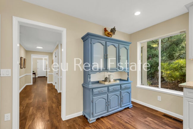 Building Photo - 6811 Beaver Pond Rd