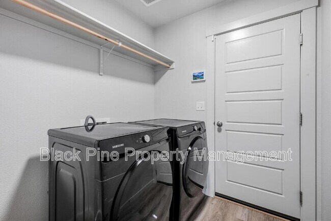 Building Photo - 7631 E Merganser Dr