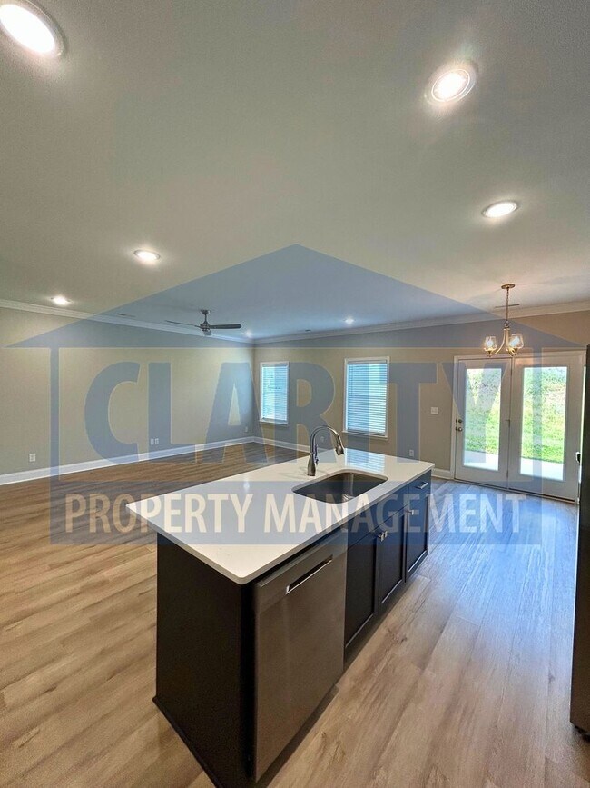 Building Photo - Modern two bedroom townhome!