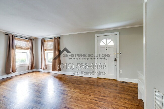 Building Photo - 715 Park Cir
