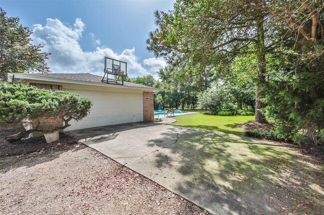 Building Photo - 6911 Sprigg St