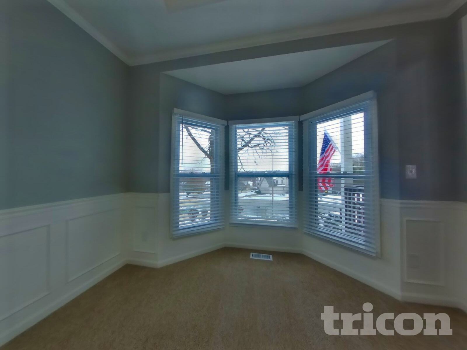 Building Photo - 302 E 123rd Terrace