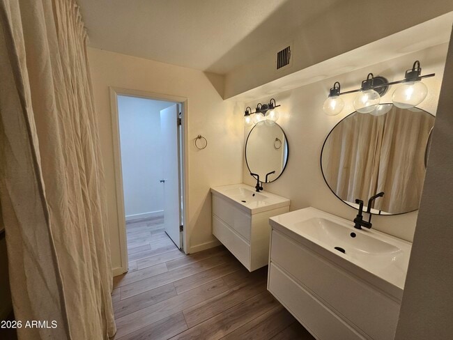 Building Photo - 7038 S 42nd St