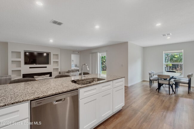 Building Photo - 301 Haines Rd SW