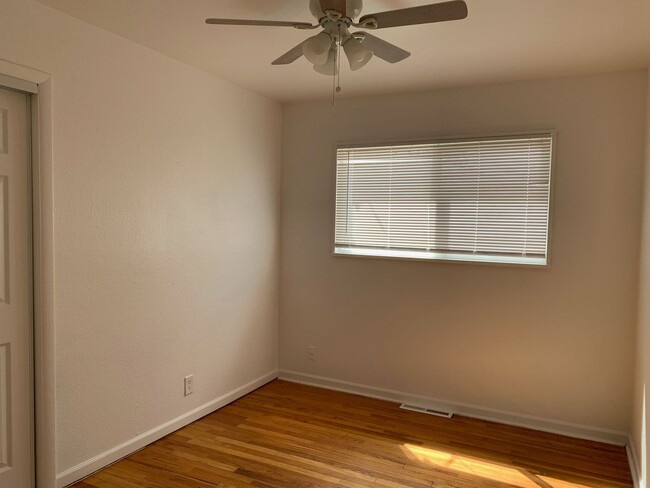 Building Photo - Great 3 Bedroom Home