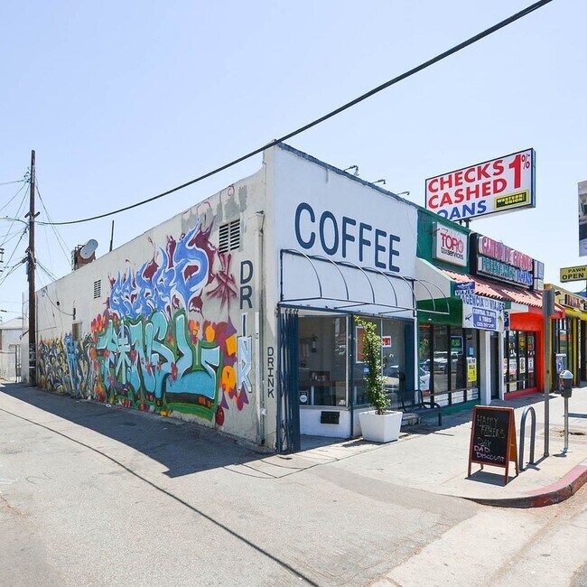 Building Photo - 215 N Fickett St