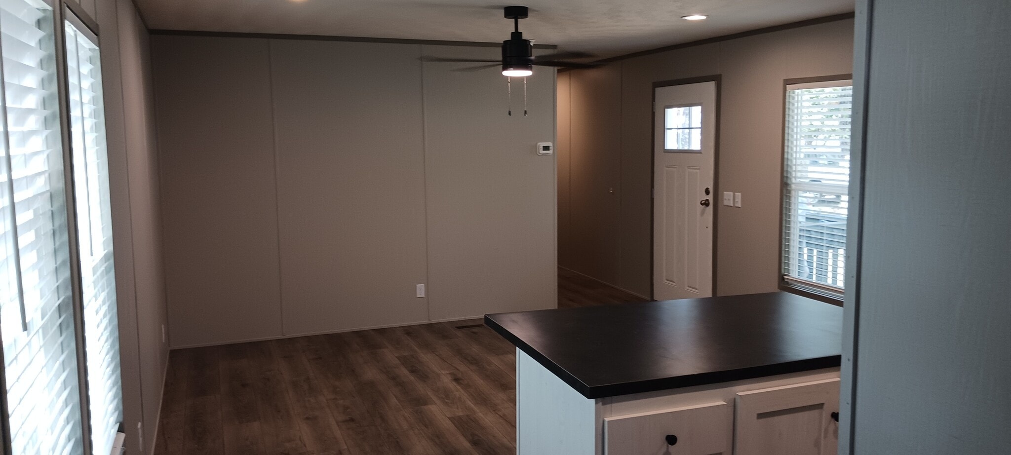 Building Photo - 49 Thousand Oaks Dr