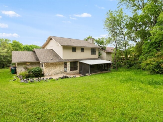 Building Photo - 9305 Rolling Oaks Trail