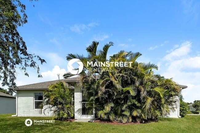 Building Photo - 3 Bedroom Pet-Friendly Home in Cape Coral, FL with Main Street Renewal