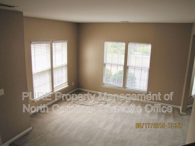 Building Photo - 18040 Delmas Dr