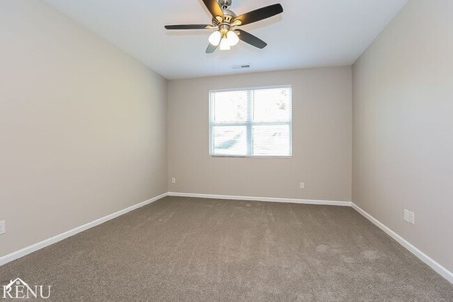 Building Photo - 2216 Carefree Ln