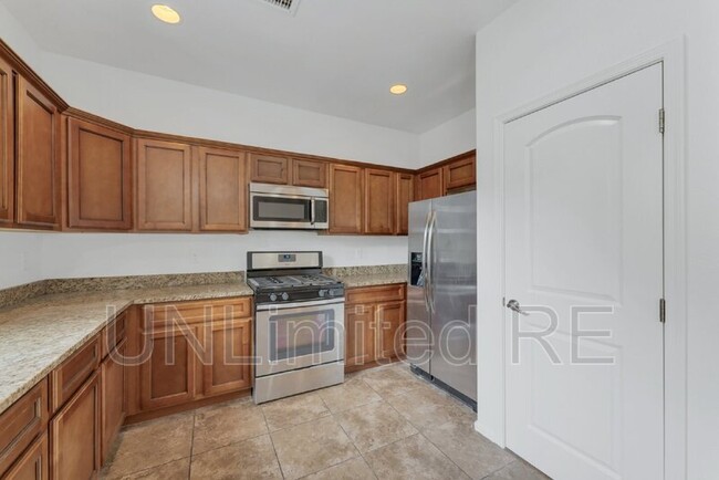 Building Photo - 2443 W Pikes Peak Dr