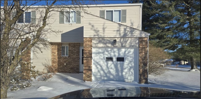 Building Photo - 1334 Spring Village Dr