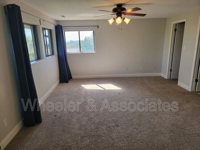 Building Photo - 1269 E 3075 N