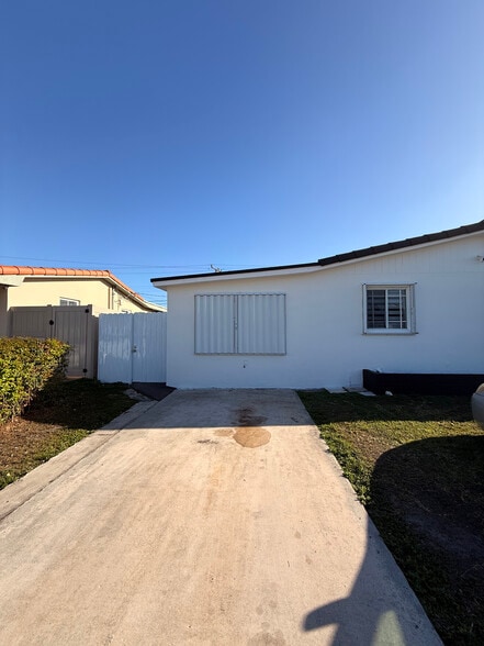 Building Photo - 10424 SW 7th St