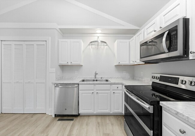 Building Photo - 114 Wayne Ave