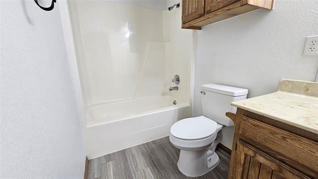 Building Photo - 1700 Kendolph Dr