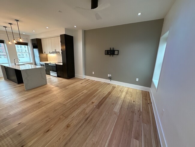 Building Photo - 32 E Court St