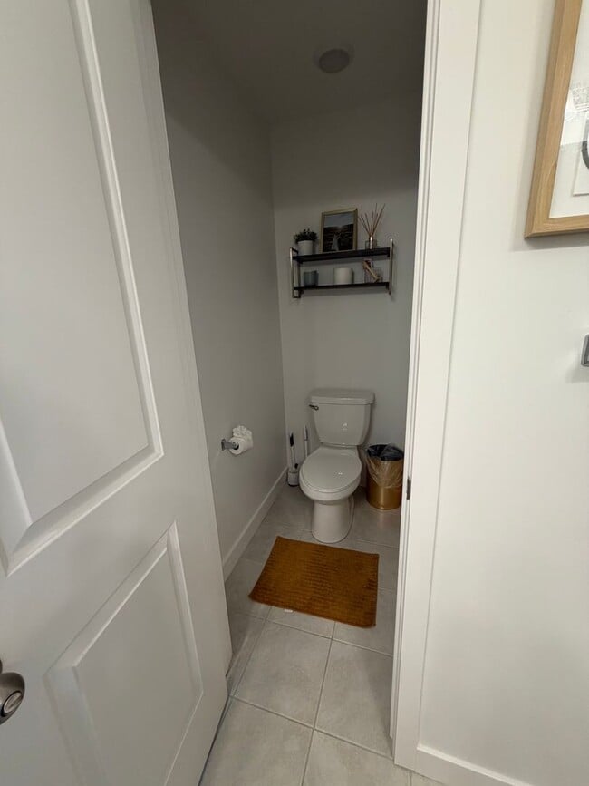 Building Photo - 3 bedroom, 2 bathroom South Jordan Home
