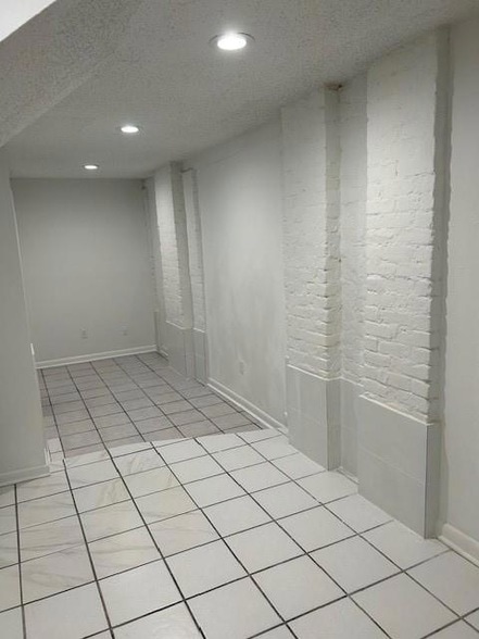 Building Photo - 903 Octavia St