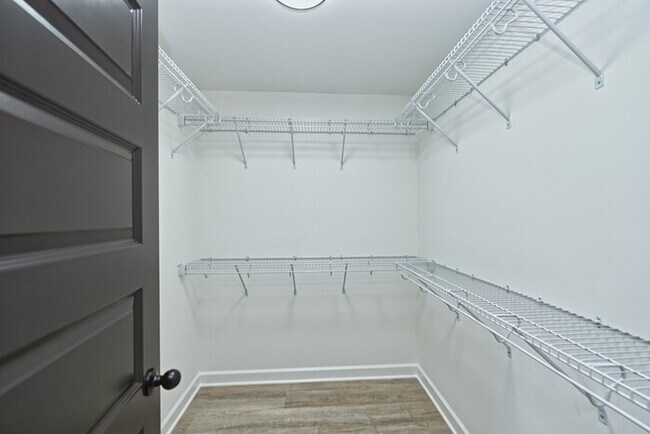 Building Photo - 146 N Trigg Ave