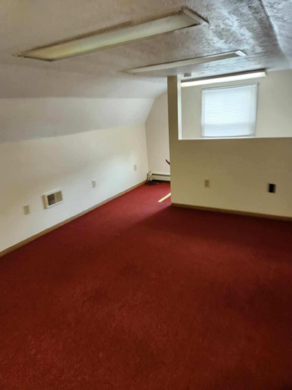 Building Photo - 614 Olive Ln