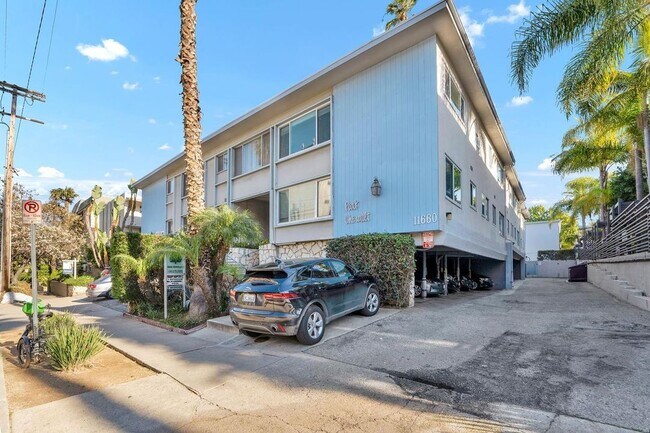 Building Photo - 11660 Chenault Street,