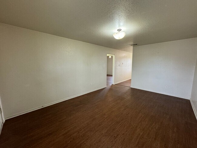 Building Photo - 3301 Barcelona Dr