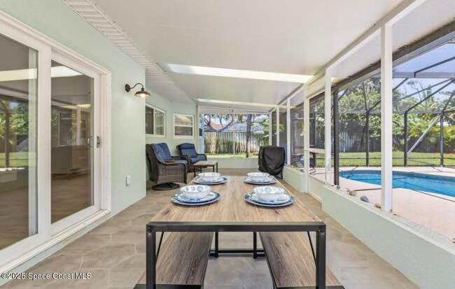 Building Photo - 6765 Angeles Rd