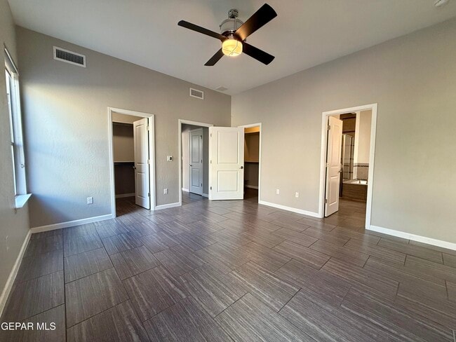 Building Photo - 1252 Desert Mirage Pl