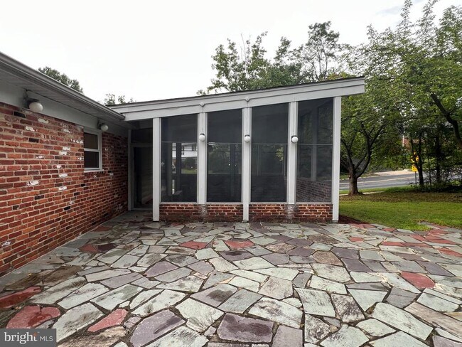 Building Photo - 6411 E Halbert Rd