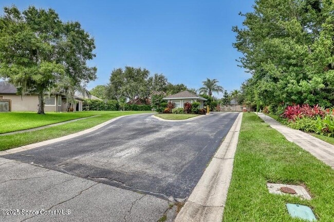 Building Photo - 2559 Christopher Dr