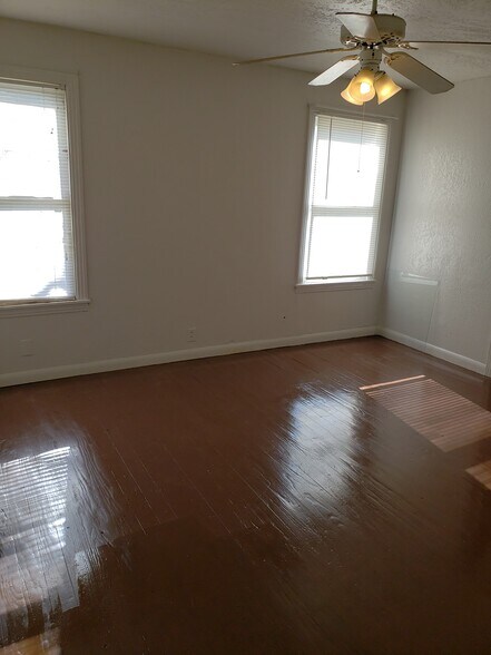 Building Photo - 221 Tutt Ave