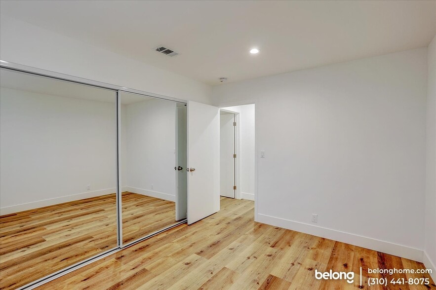 Building Photo - 8833 Paso Robles Ave